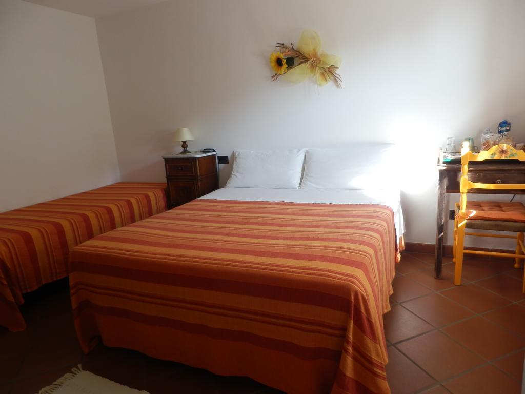 Bed and Breakfast Il Girasole Фоздиново Номер фото